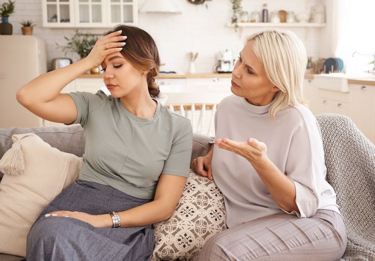 Типы токсичных матерей: особенности поведения и последствия для детей