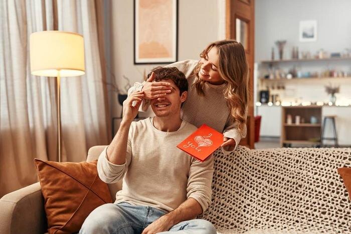 Роллы вместо цветов: Как россияне отмечают День святого Валентина